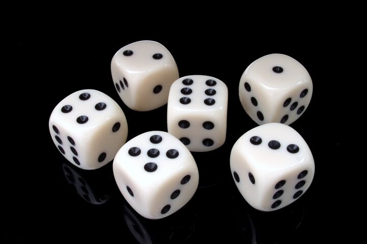 QCM et lancer de dés : quand l'évaluation rencontre la probabilité