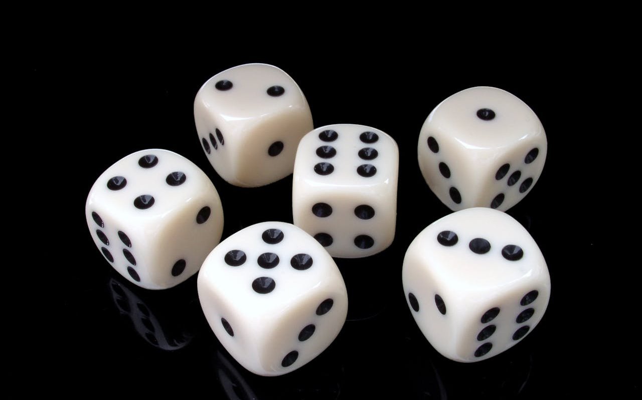 QCM et lancer de dés : quand l'évaluation rencontre la probabilité